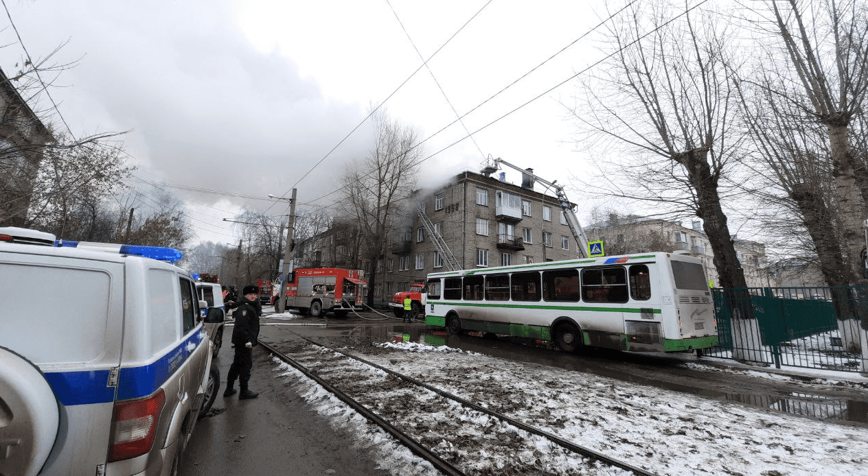Сварочные работы могли стать причиной крупного пожара в Томске: следственный комитет начал проверку