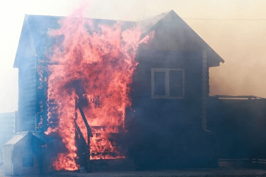 С начала года свыше 300 пожаров в Томской области случились из-за нарушений использования печей