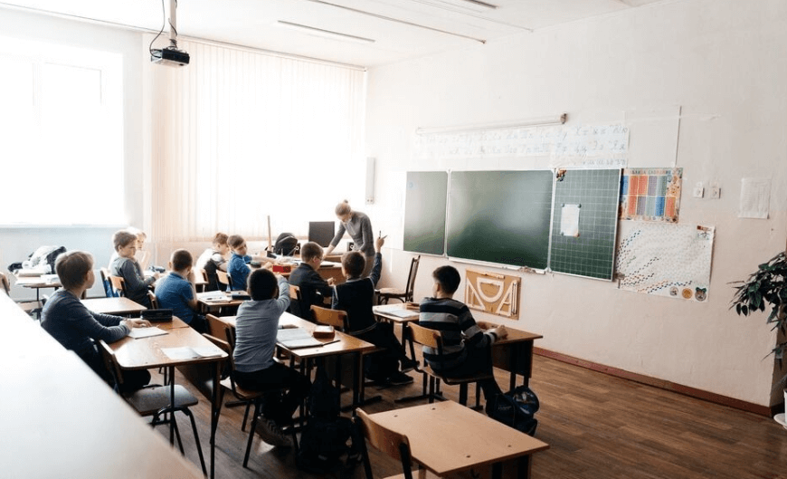 Народным и заслуженным учителям Томской области в несколько раз увеличили выплаты