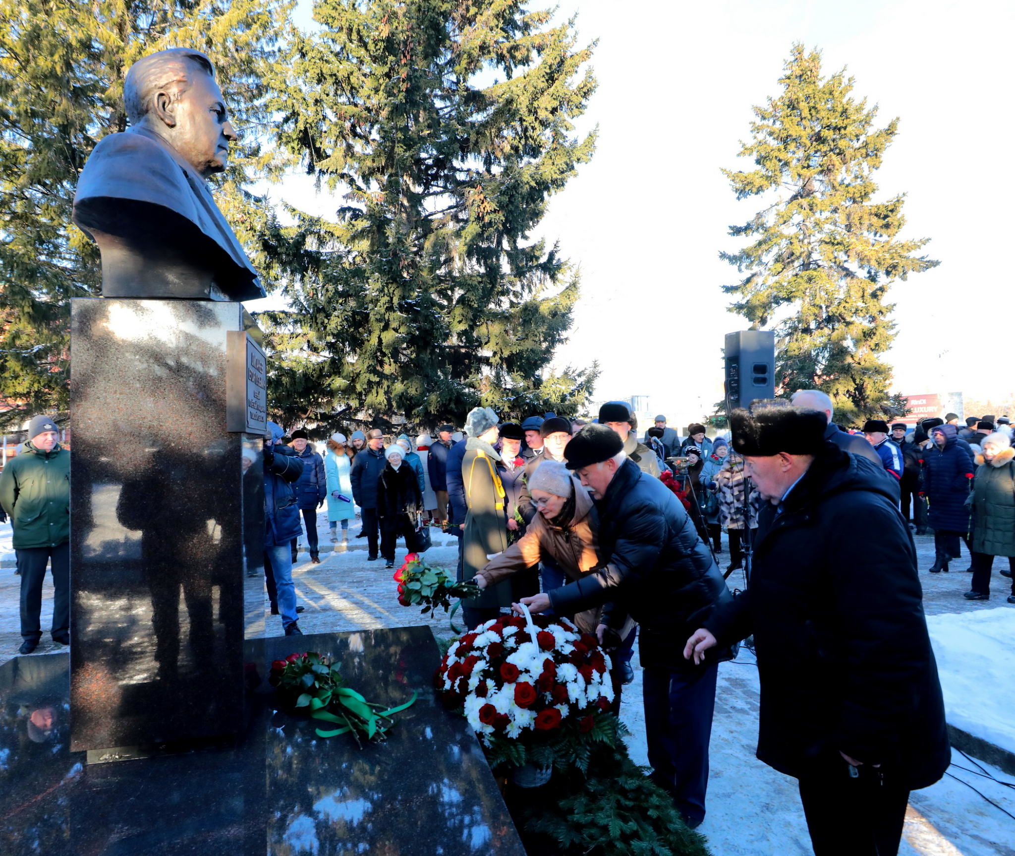 Бюст Егора Лихачева открыли в центре Томска